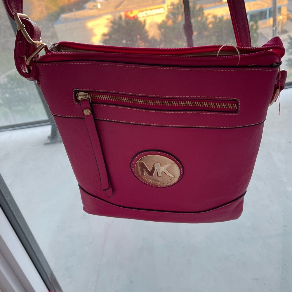 Purses - Picture 5 of 15